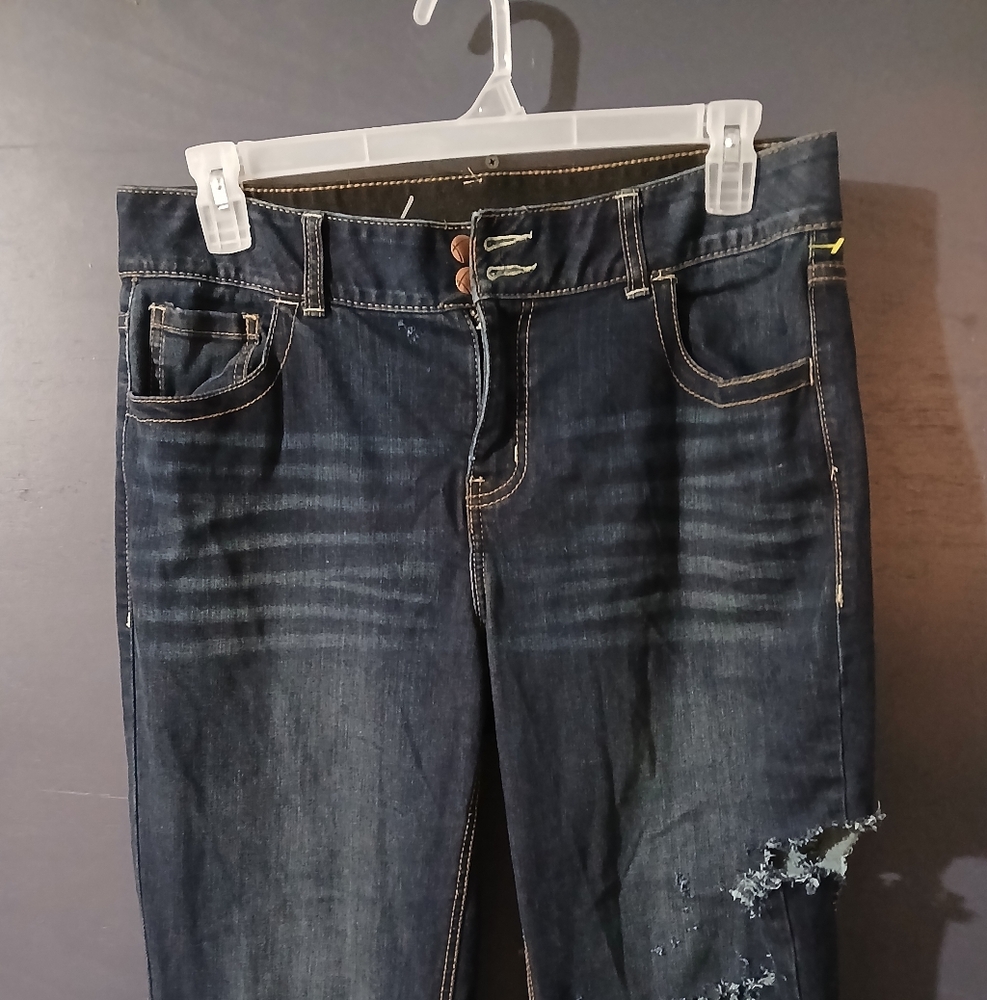 GUC Lane Bryant Distressed Dark Wash Women's Distressed Blue Jeans Size 14 Long - Picture 2 of 8